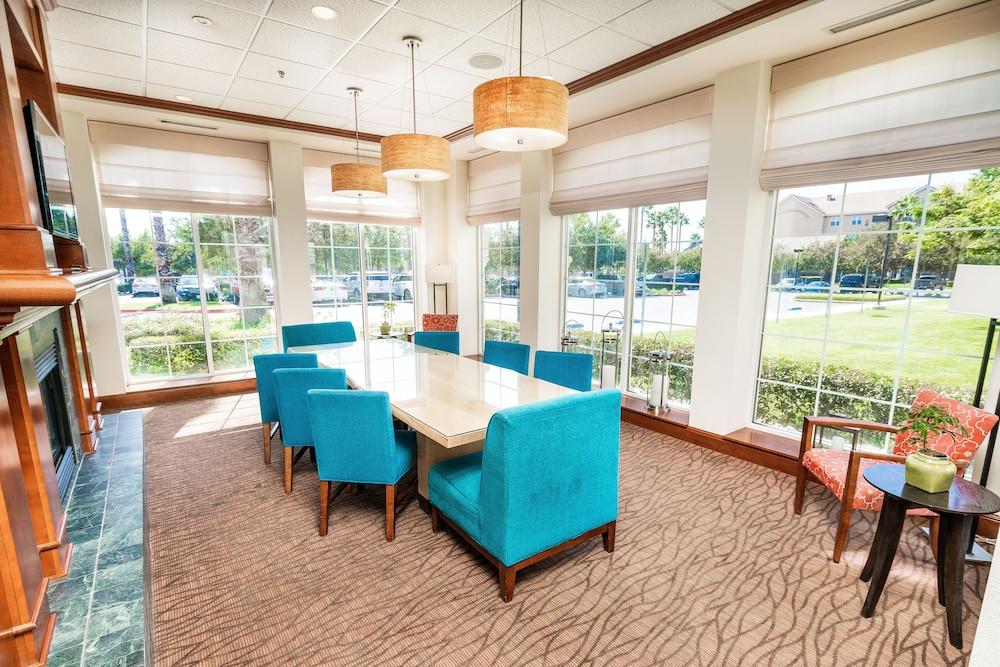 Hilton Garden Inn Ontario רנצ'ו קוקמונגה מראה חיצוני תמונה