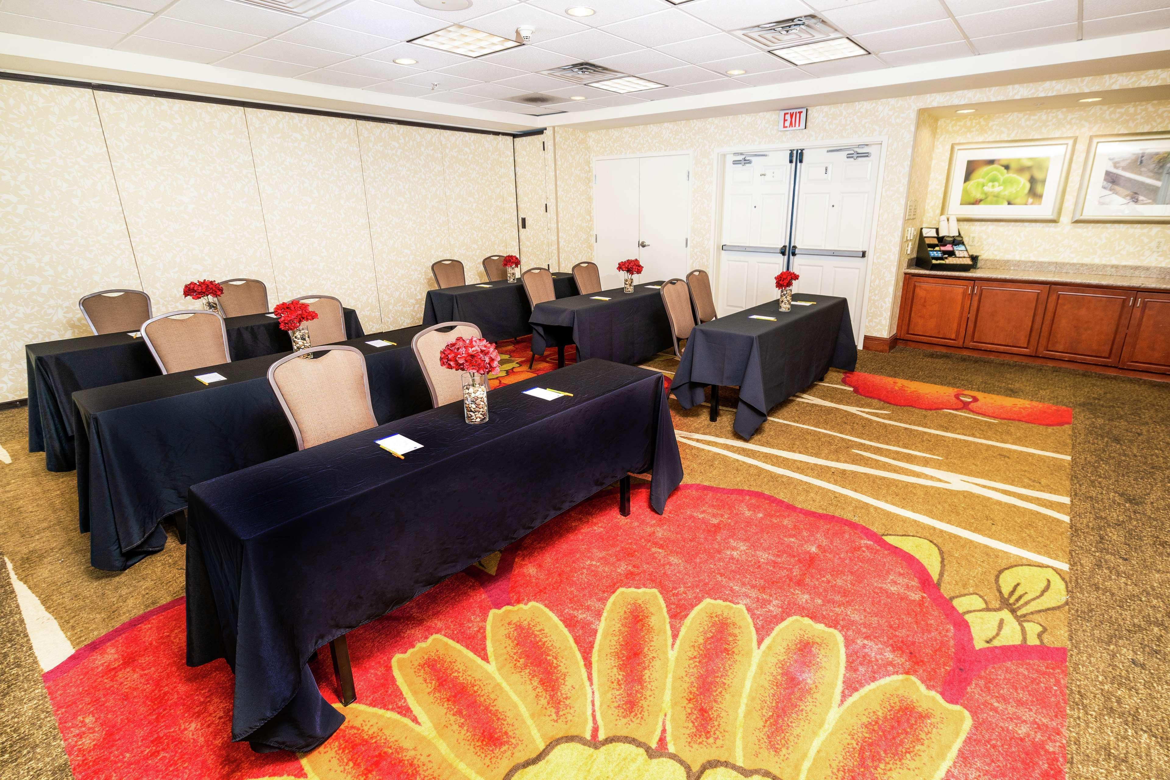 Hilton Garden Inn Ontario רנצ'ו קוקמונגה מראה חיצוני תמונה
