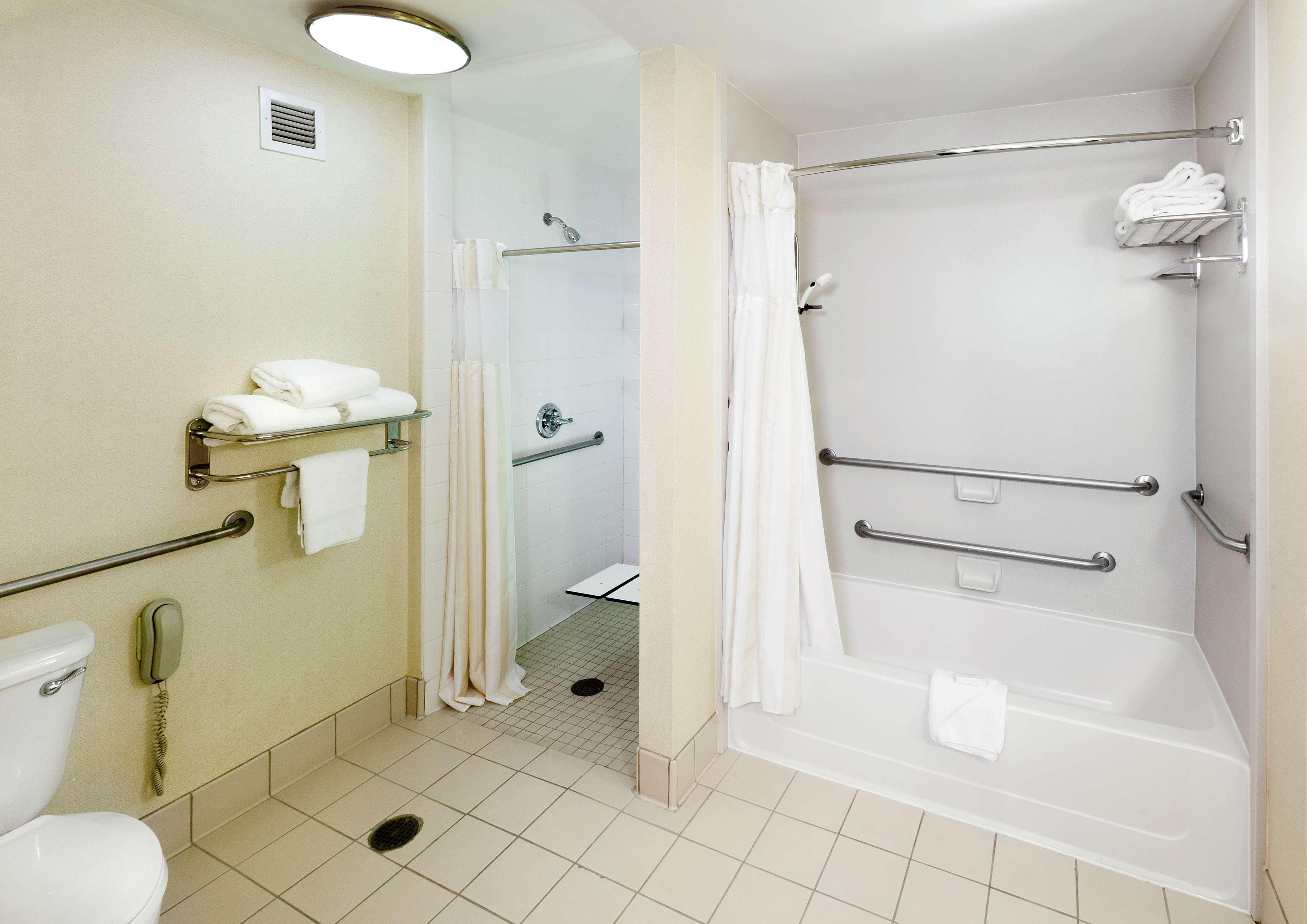 Hilton Garden Inn Ontario רנצ'ו קוקמונגה מראה חיצוני תמונה