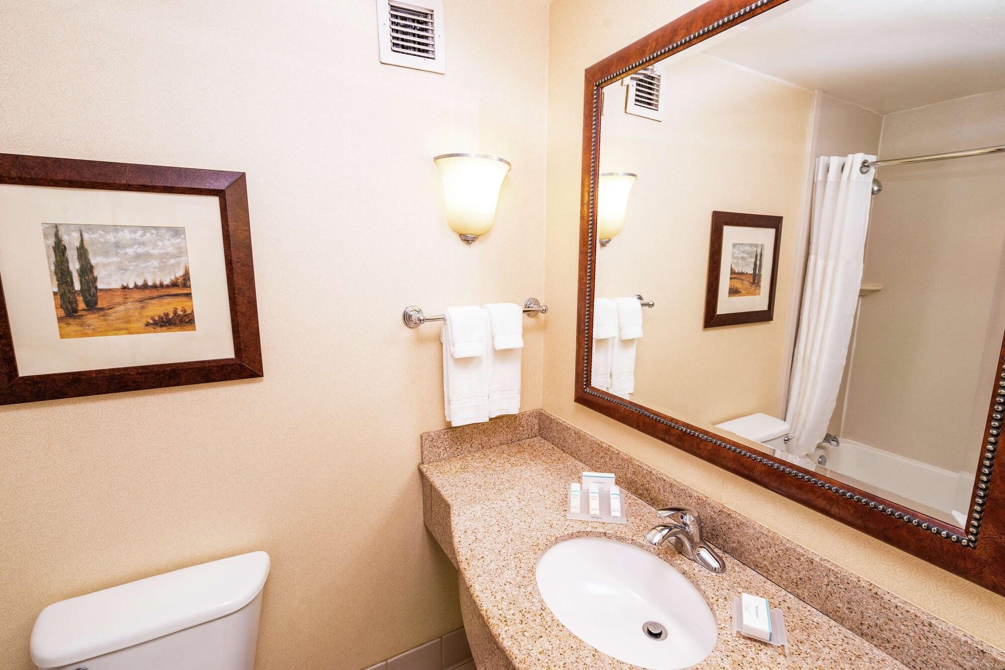 Hilton Garden Inn Ontario רנצ'ו קוקמונגה מראה חיצוני תמונה