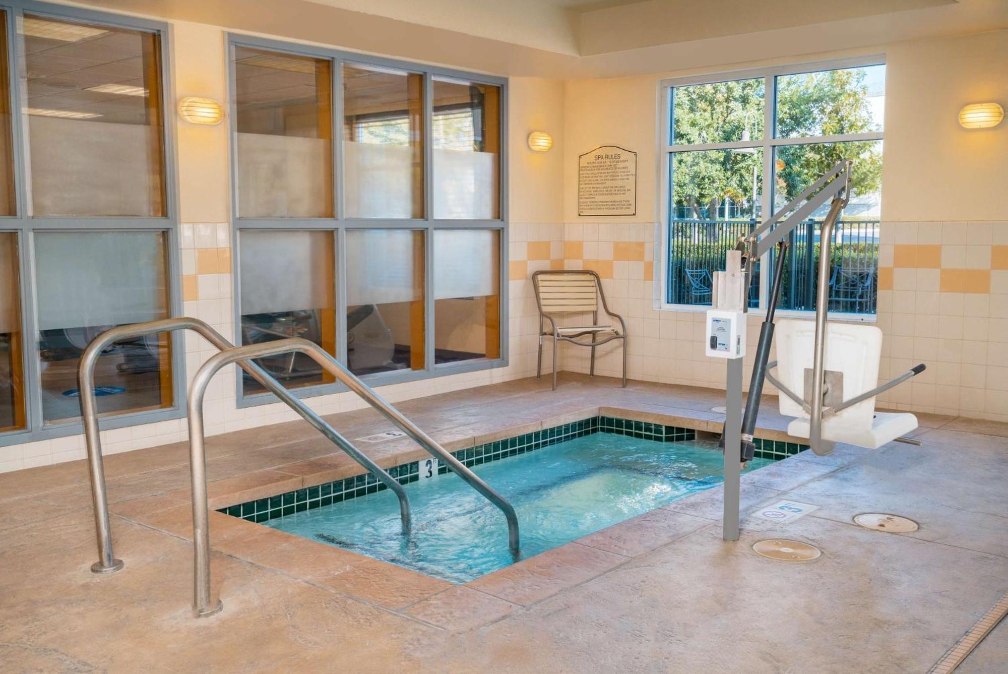 Hilton Garden Inn Ontario רנצ'ו קוקמונגה מראה חיצוני תמונה