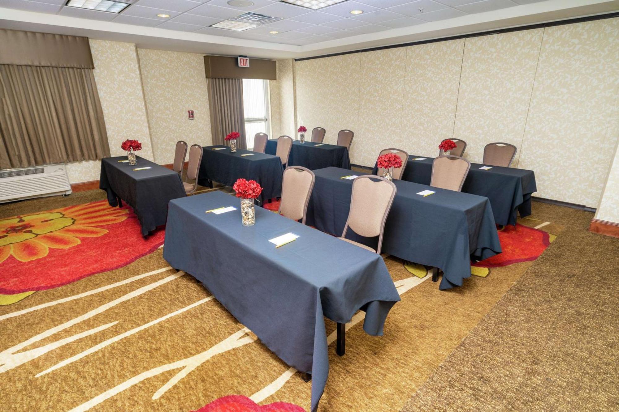 Hilton Garden Inn Ontario רנצ'ו קוקמונגה מראה חיצוני תמונה