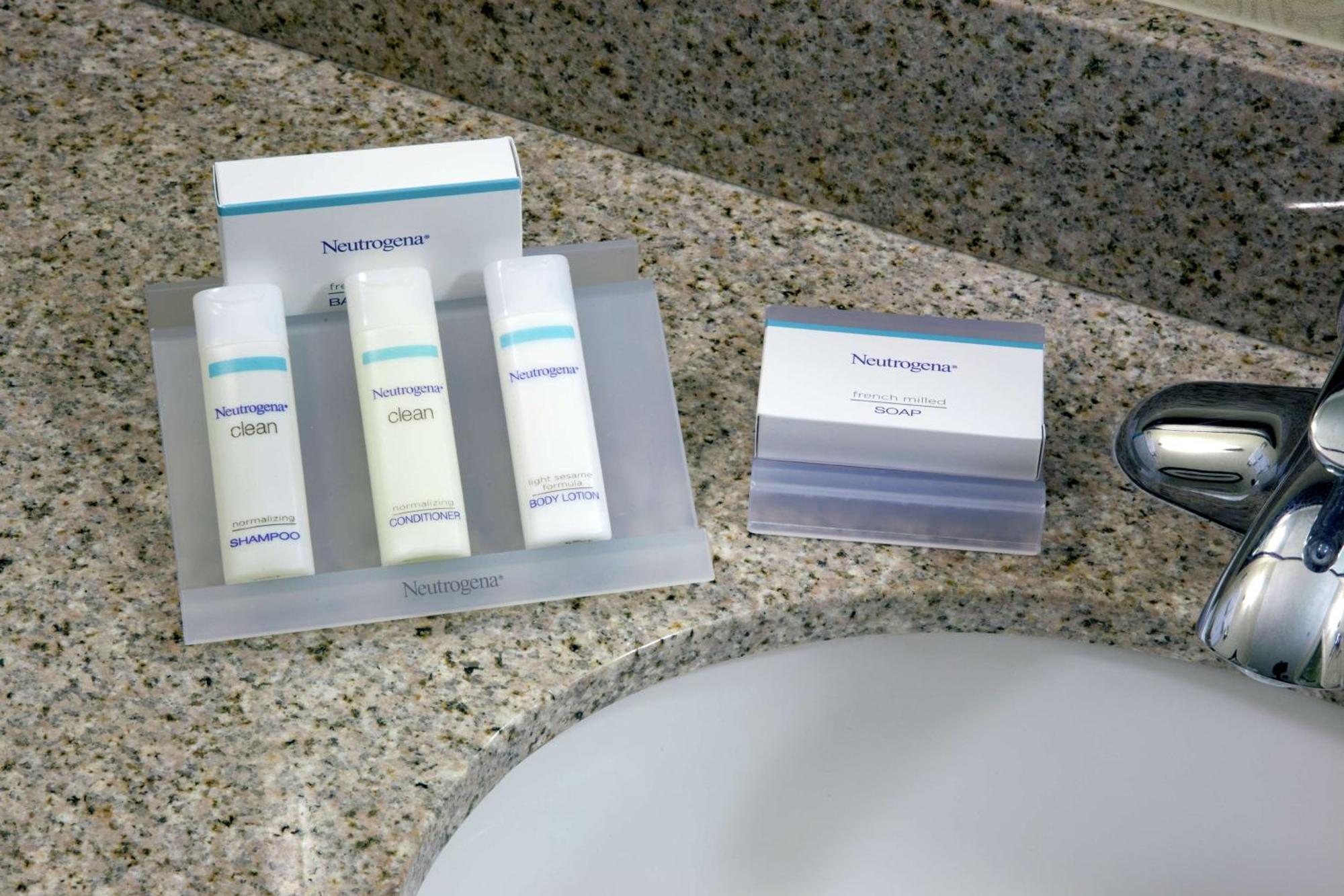 Hilton Garden Inn Ontario רנצ'ו קוקמונגה מראה חיצוני תמונה
