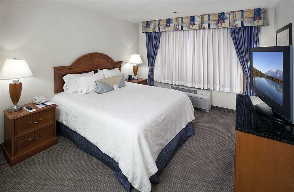 Hilton Garden Inn Ontario רנצ'ו קוקמונגה מראה חיצוני תמונה