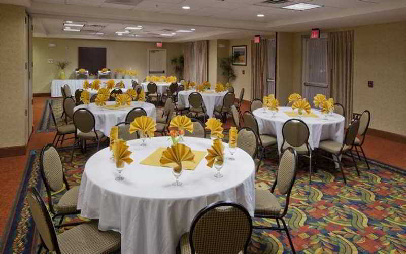 Hilton Garden Inn Ontario רנצ'ו קוקמונגה מראה חיצוני תמונה