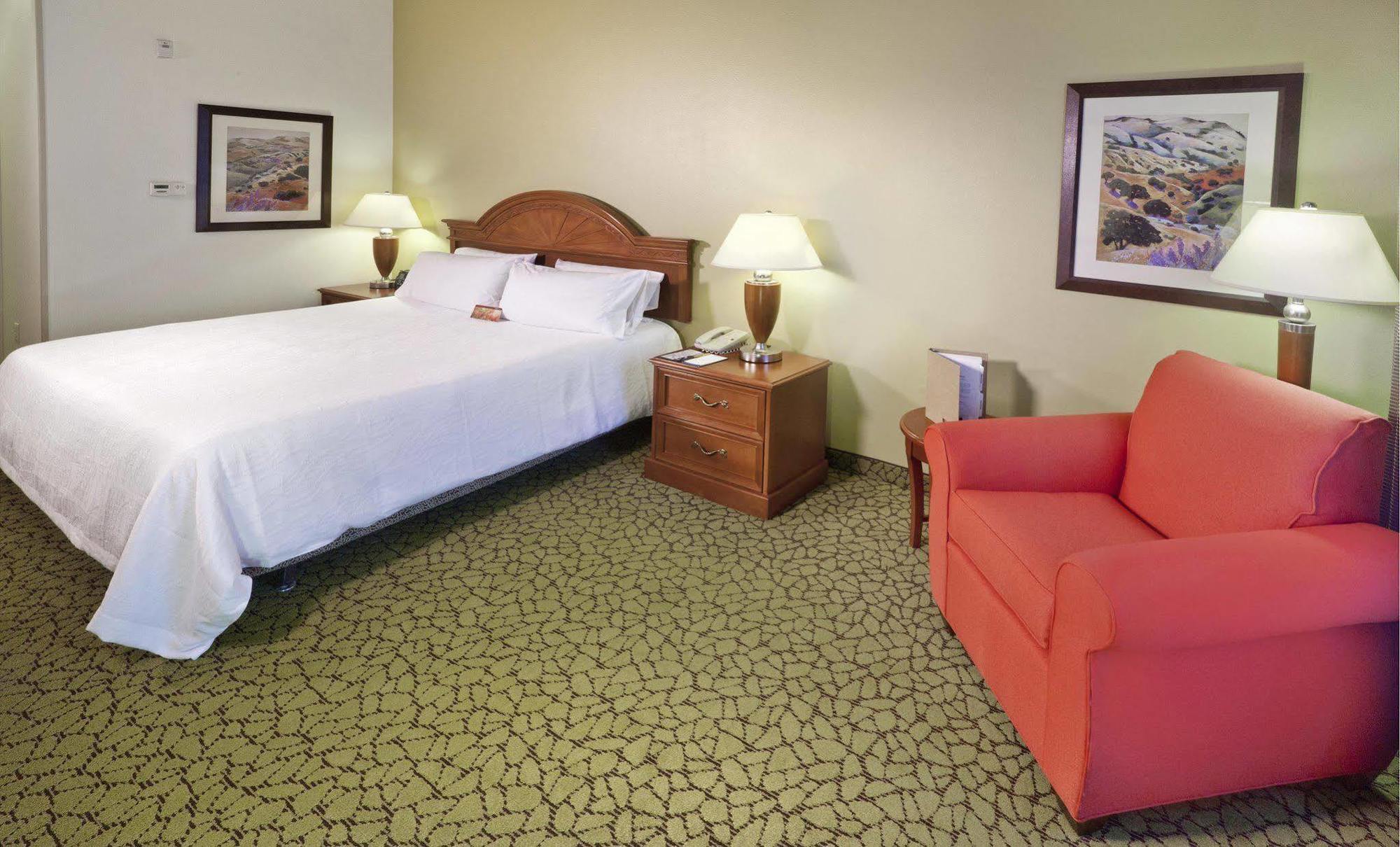 Hilton Garden Inn Ontario רנצ'ו קוקמונגה מראה חיצוני תמונה